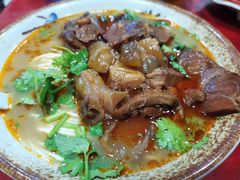 半筋半肉面-金杨拉面王小吃面馆·牛三宝面·红烧牛肉粉