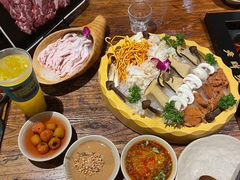 -老牌坊云南鱼豆花火锅(爱建店)