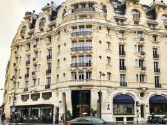 -乐蓬马歇百货公司(Rive Gauche)