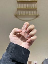 -甲·铺轻奢美甲美睫