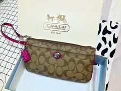 -COACH蔻驰(百联奥特莱斯广场店)