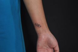 手腕-怪咖纹身刺青