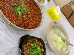 -余家庄肥肠鱼地方汤锅(银杏大道店)