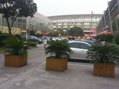 场地-源深体育中心-停车场