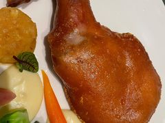 脆皮烤乳猪-蝶舍·MAISON PAPILLON