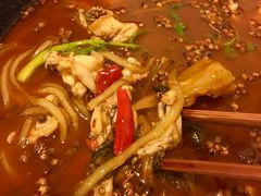 -鸿顺老铁锅美蛙鱼府(解放碑店)