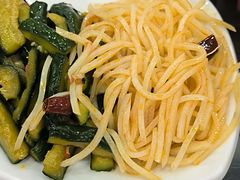 -牛一嘴·兰州牛肉面·大盘鸡(财富中心店)