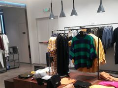 -URBAN REVIVO(上海中庚漫游城店)