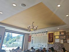 -鲁朗纳麦石锅鸡庄园