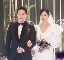 点击看大图 -纯色时光婚纱艺术馆WHITE