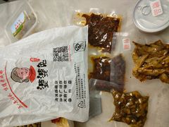 -鑫记婆婆兔·成都特产·兔头手撕兔(太古里店)