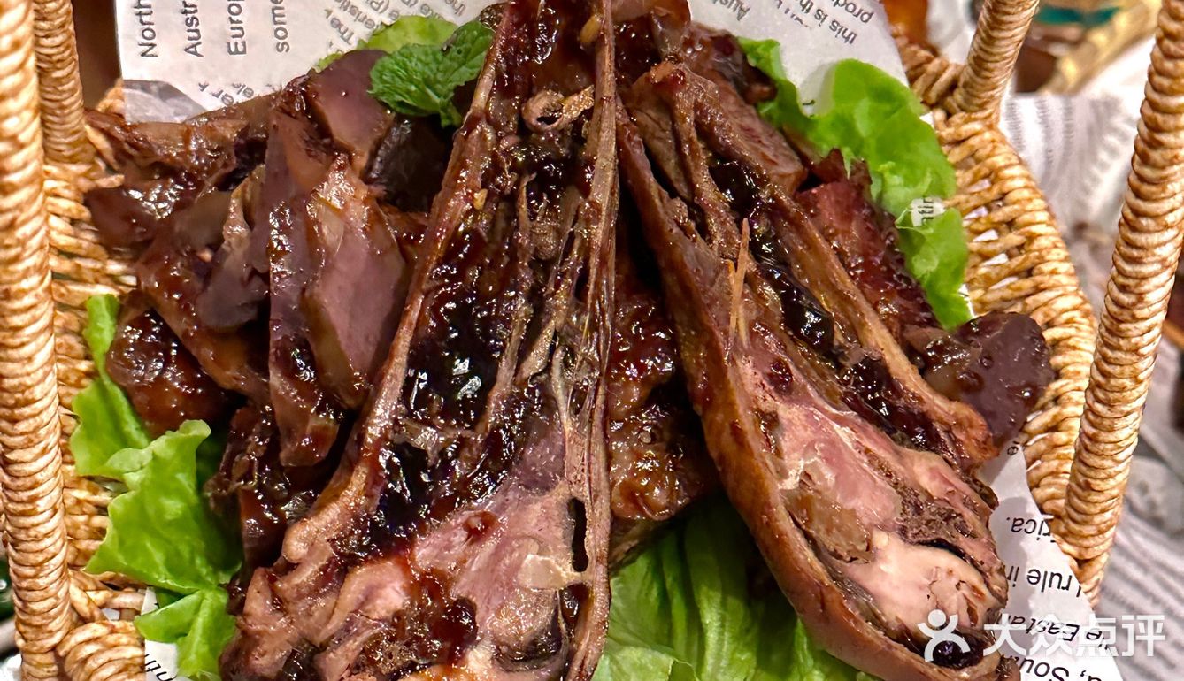 青岛小酒馆,好爱这种氛围松弛感…