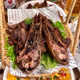 青岛小酒馆,好爱这种氛围松弛感…