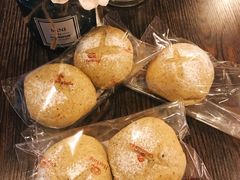-顶东面包花园·生日蛋糕(世博店)
