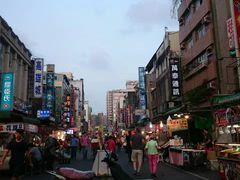 -六合夜市