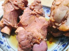 酱骨棒-东北哈尔滨酱骨头馆房掌柜铁锅炖
