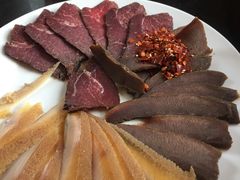 -周老三跷脚牛肉·全牛火锅(非遗传承店)