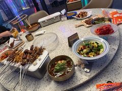 -小董哥烤串·爆汁大油边(故宫店)