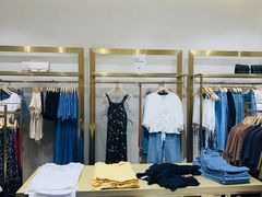 -URBAN REVIVO(济南世茂广场店)