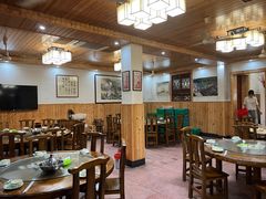 大堂-芦茨金富饭庄·25年老字号·专做稻草鸡