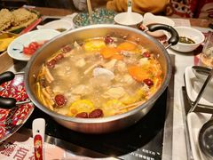 -尚尚仙·酸汤猪手·猪肚鸡火锅(华联万柳购物中心店)