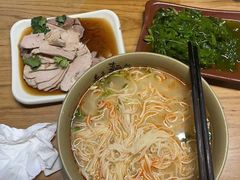 -亮亮面馆(经六路店)