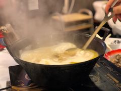 -鲜入围煮花胶鸡海鲜火锅