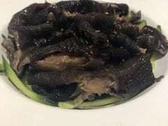 腊八蒜泡凤爪-闫府私房菜(经四路万达店)