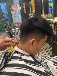 点击看大图 -海文先生国潮烫染男士理发馆