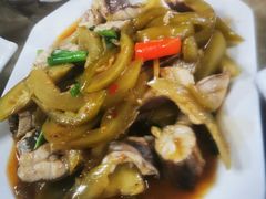 -黄记四更烤乳猪店