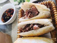 -李春秋驴肉火烧总店