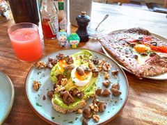 牛油果煮蛋吐司-RAC BAR(安福路店)