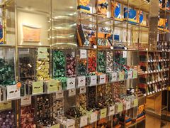 -VENCHI 闻绮(上海佛罗伦萨小镇店)