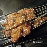 特别推荐牛肉小串，烤冷面和护心肉。服务：真心好