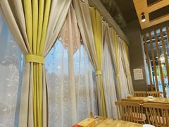 -香山湖家家宴(中山陵店)