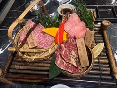 -山川小町·极番烧肉(新地假日广场店)