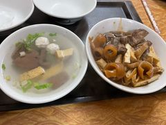 -松树干拌面店