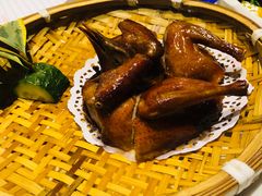 金牌乳鸽-麒茗餐厅·粤菜·宴会厅·海鲜(锦绣路店)
