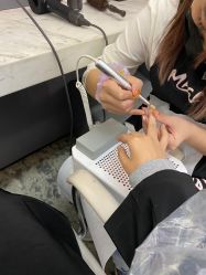 -AKOZO Beauty Salon