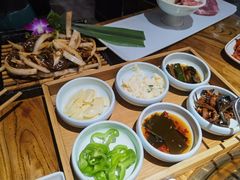 -小花花炭火烤肉·十五年延吉风味(左家庄店)