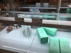 -顶东面包花园·生日蛋糕(世博店)