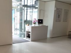 -卡罗酒店(东门晒布地铁站店)