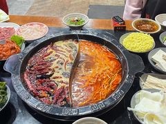 -重庆川渝肥妹火锅