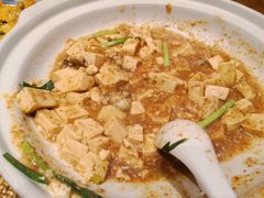 虾酱豆腐炖海蛎子肉-日丰园海肠水饺·老字号大连海鲜(银泰城店)