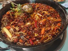 -鸿顺老铁锅美蛙鱼府(解放碑店)