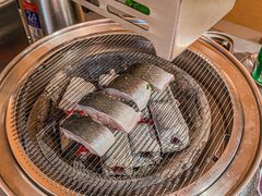 -围炉肉舍•炭烤活鳗•丹东海鲜烤肉(步行街店)