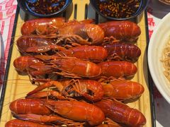 -肥肥虾庄·金牌油焖大虾(汉街SKP店)