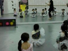 -Isee灰姑娘国际儿童艺术中心(BHGMall店)