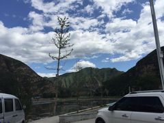 -百里峡七彩艺术小镇