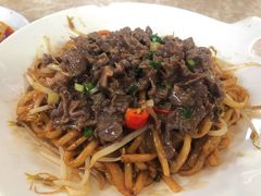 湿炒牛河-华威达牛庄(黄埔大道西店)